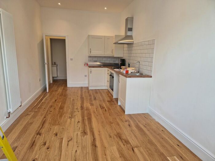 2 Bedroom Terraced House To Rent In Castle Street, Launceston, PL15