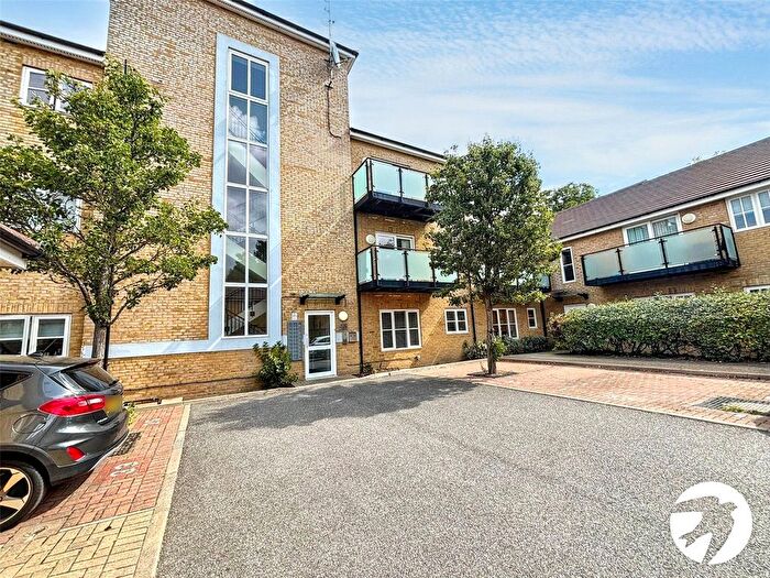 2 Bedroom Flat To Rent In Talehangers Close, Bexleyheath, DA6