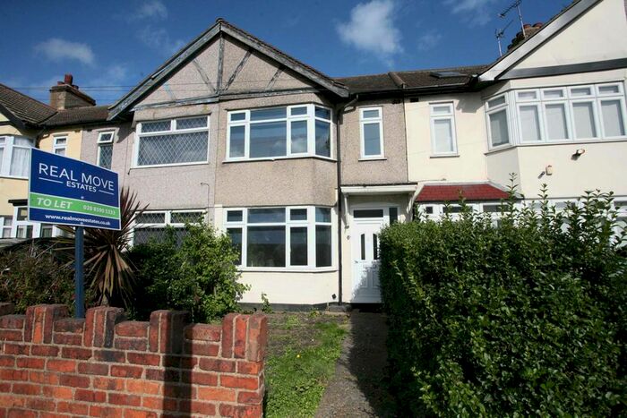 3 Bedroom Terraced House To Rent In Waverley Road, Rainham, RM13