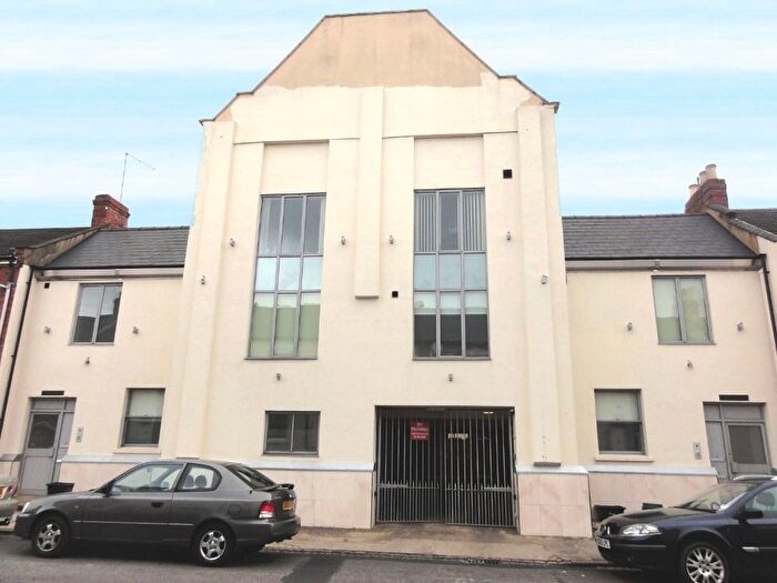 2 Bedroom Flat To Rent In Artizan Road, Abington, Northampton, NN1