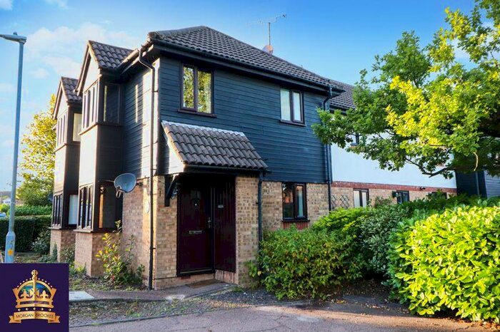 1 Bedroom Apartment To Rent In Copperfields, Laindon, Basildon, SS15