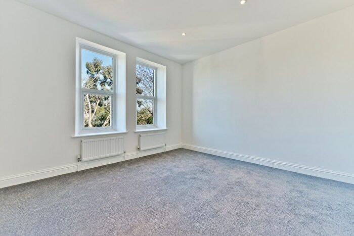 1 Bedroom Flat To Rent In Blyth Road, Bromley, BR1