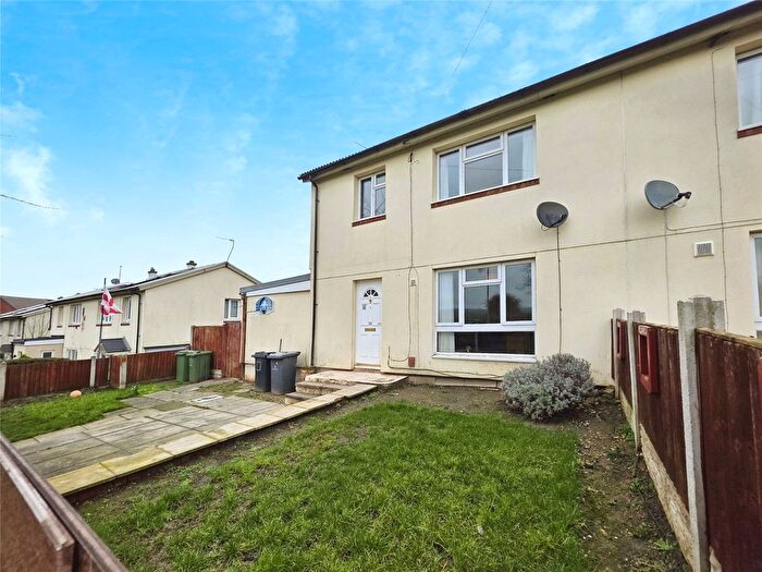 3 Bedroom Semi Detached House To Rent In Pildacre Lane, Dewsbury, West Yorkshire, WF12