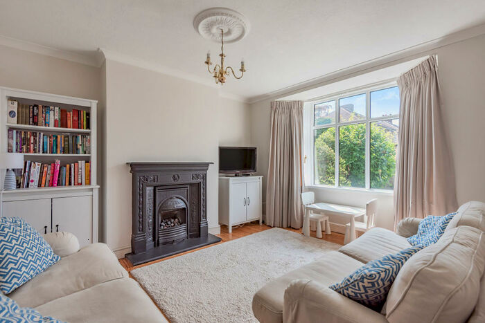 3 Bedroom Semi-Detached House To Rent In Ridgeway Road, Risinghurst., OX3