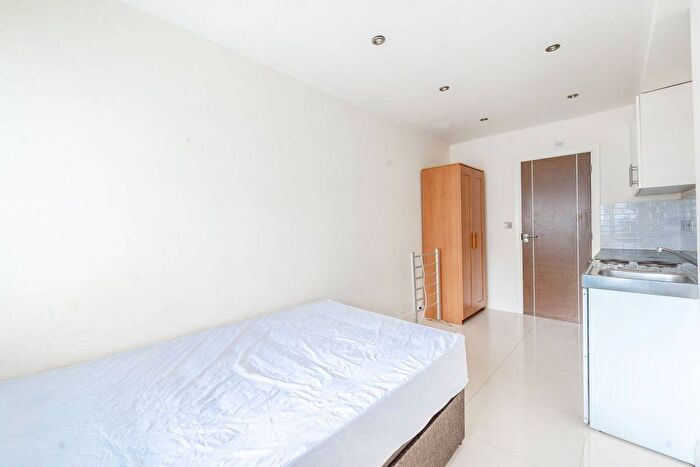 Property To Rent In Hermitage Way, Stanmore, HA7