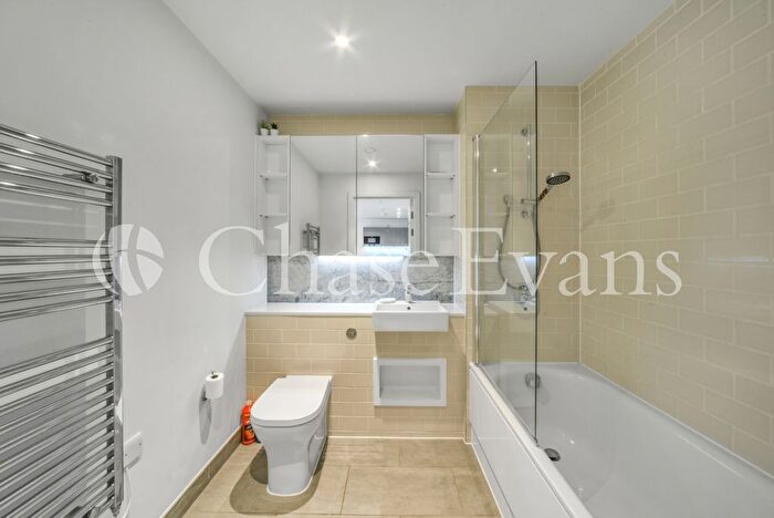 1 Bedroom Flat To Rent In Heygate Street, Elephant Amp; Castle, London, SE17