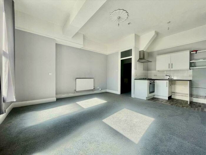 2 Bedroom Apartment To Rent In Carlton Terrace, Eldad Hill, Plymouth, PL1