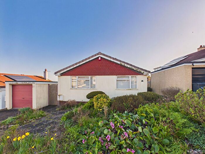 3 Bedroom Detached Bungalow For Sale In Dolphin Court Road, Paignton, TQ3
