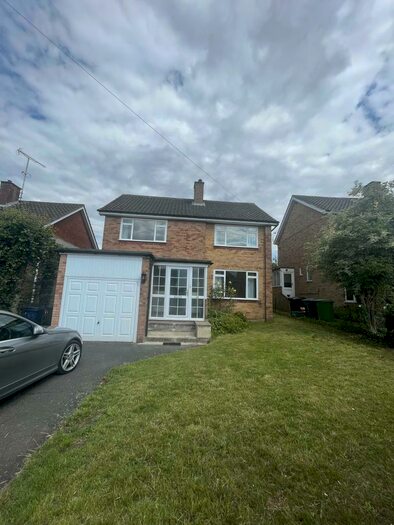 4 Bedroom Detached House To Rent In High Wycombe, Buckinghamshire, HP11