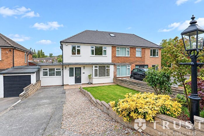 4 Bedroom Semi Detached House For Sale In Bradford Road, Batley, WF17