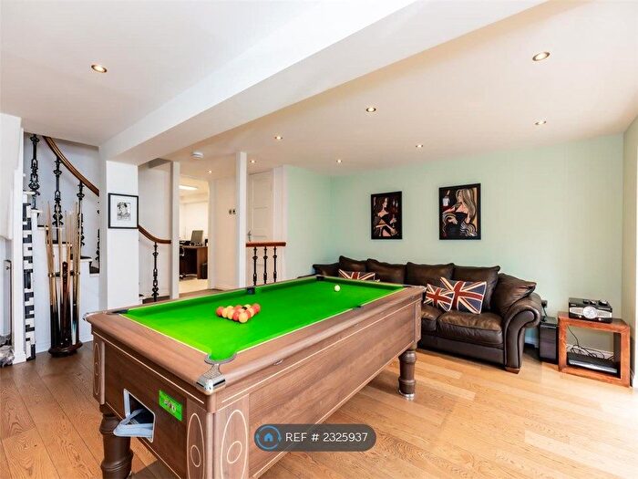 4 Bedroom Terraced House To Rent In Fonthill Terrace, Aberdeen, AB11