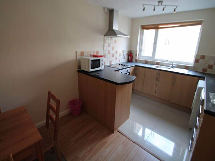 2 Bedroom House To Rent In Holborn Walk, Leeds, LS6