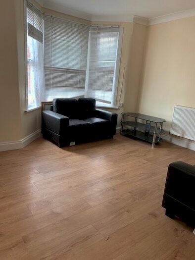 2 Bedroom Flat To Rent In Adelaide Road, London, E10