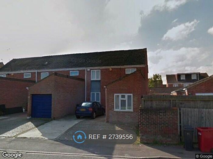 4 Bedroom Terraced House To Rent In Rochfords Gardens, Slough, SL2
