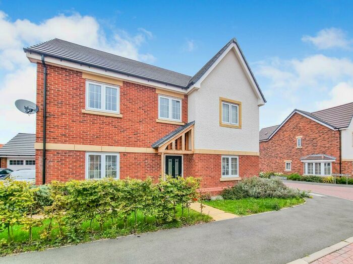 4 Bedroom Detached House To Rent In Churchill Avenue, Leicester, LE8