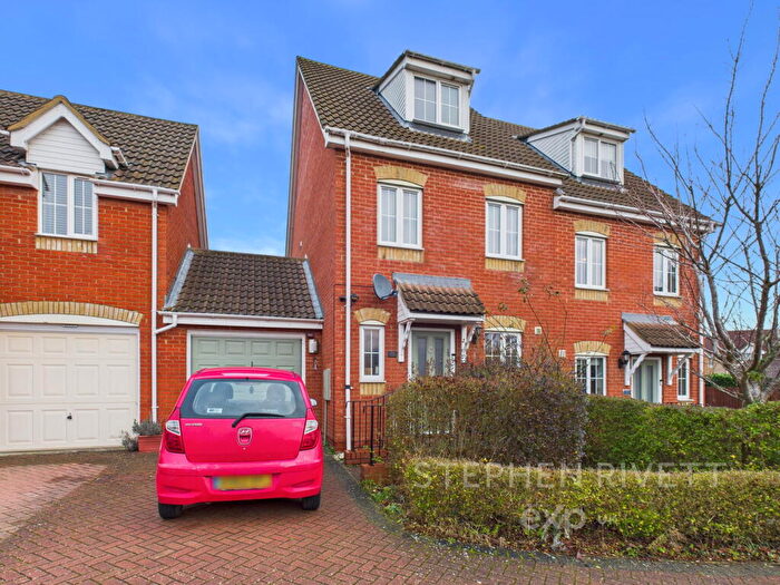 3 Bedroom Town House For Sale In Byron Close, Stowmarket, IP14
