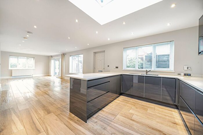 2 Bedroom Property For Sale In Dorking Road, Epsom, KT18