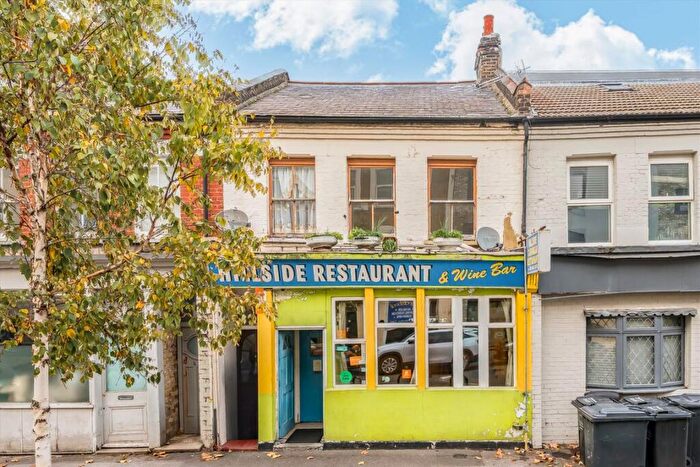 2 Bedroom House For Sale In Windus Road, Stoke Newington, N16