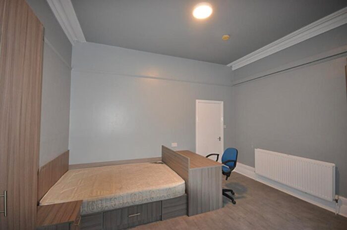 1 Bedroom Flat To Rent In Hyde Park Road, Hyde Park, Leeds, LS6