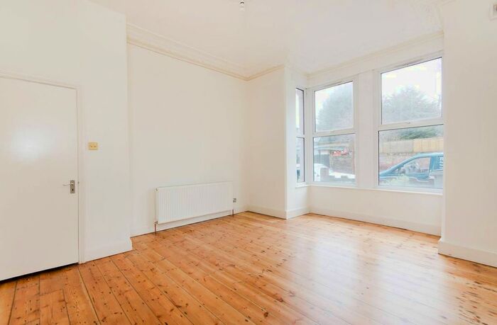 2 Bedroom Flat To Rent In Minet Avenue, Harlesden, London NW10