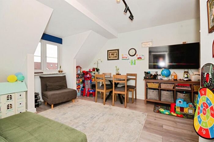 1 Bedroom Flat For Sale In Maybank Avenue, Wembley, HA0
