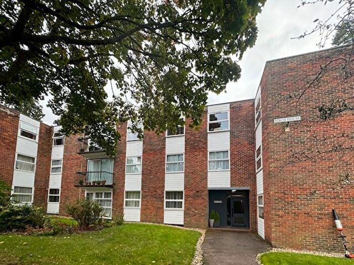 2 Bedroom Apartment To Rent In Lingwood Close, Bassett, SO16