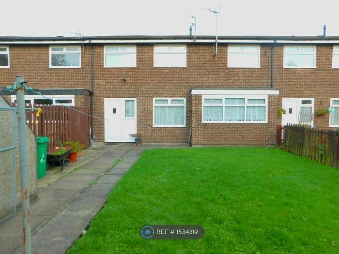 3 Bedroom Terraced House To Rent In Pinder Walk, Manchester, M15