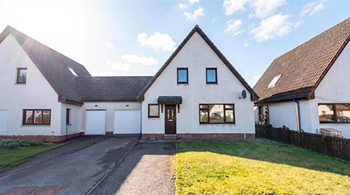3 Bedroom Link Detached House For Sale In Castle Heather Crescent, Inverness, Highland., IV2