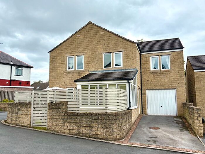 4 Bedroom Detached House For Sale In Woodlands View, Oakworth, BD22