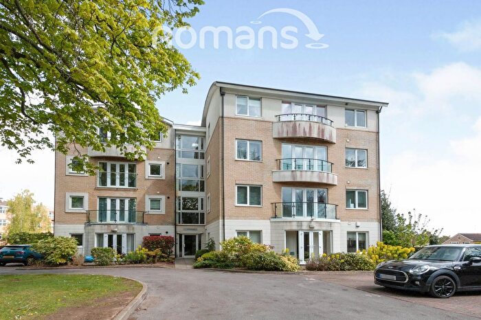 2 Bedroom Flat For Sale In Russell Road, Basingstoke, Hampshire, RG21