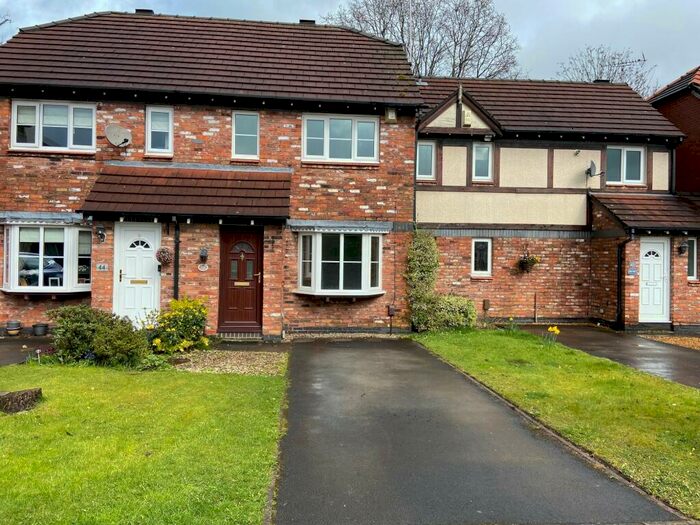 2 Bedroom Mews To Rent In Home Farm Ave, Macclesfield, SK10