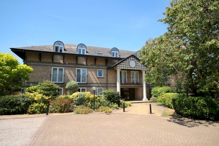 1 Bedroom Flat To Rent In Bedroom Ground Floor Flat In Westergate, PO20