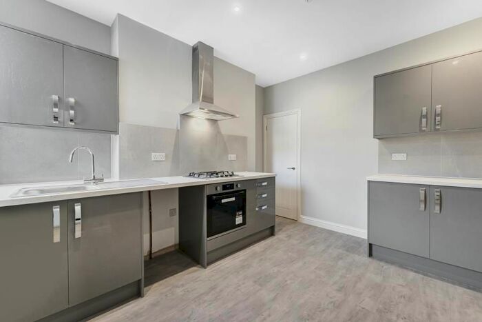 2 Bedroom Flat To Rent In Bond Street, Ealing, W5