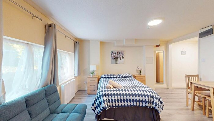 Studio To Rent In Chatsworth Road, Mapesbury, London, NW2