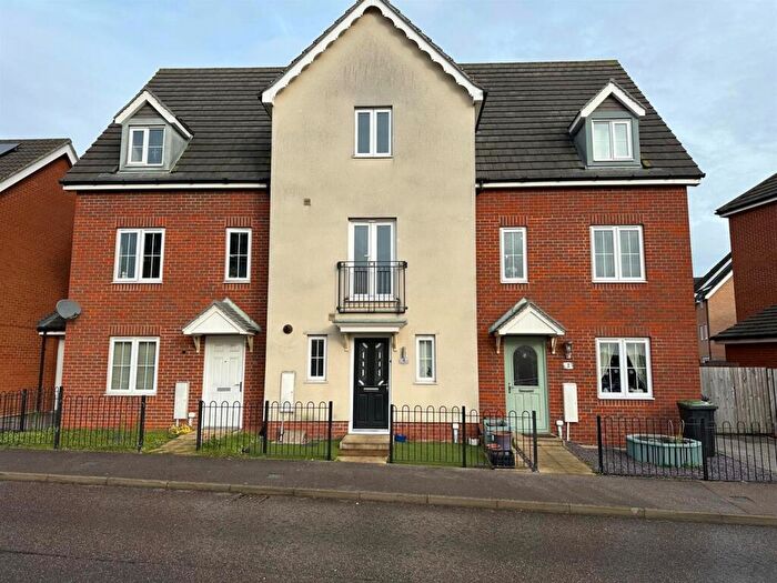 3 Bedroom Terraced House For Sale In Wagtail Drive, Stowmarket, IP14