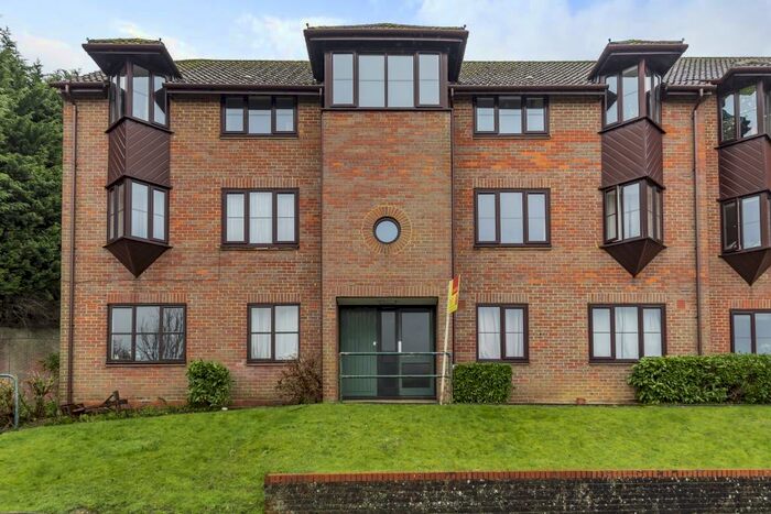 2 Bedroom Apartment To Rent In Cameron Road, Chesham, HP5