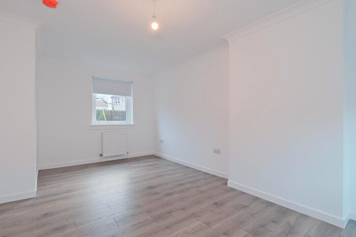 2 Bedroom End Of Terrace House To Rent In Earn Crescent, Wishaw, ML2