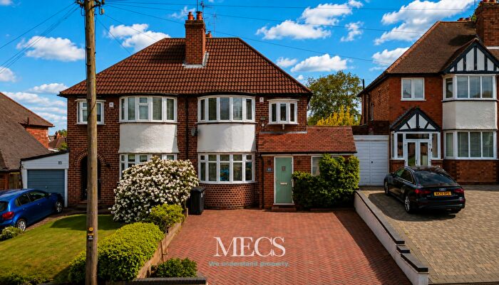 3 Bedroom Semi Detached House For Sale In Fellows Lane, Birmingham, West Midlands, B17