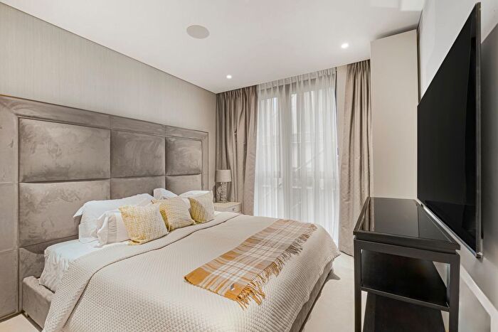 2 Bedroom Flat For Sale In Cork Street, Mayfair, W1S