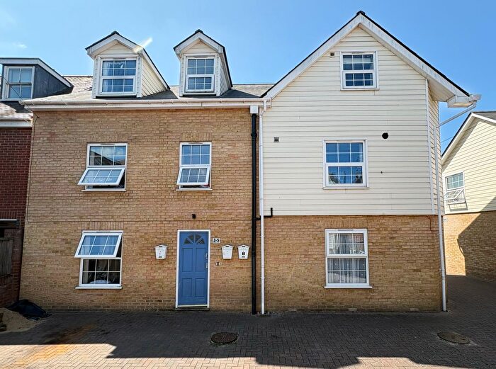 2 Bedroom Flat To Rent In Fairview Road, Sittingbourne, ME10