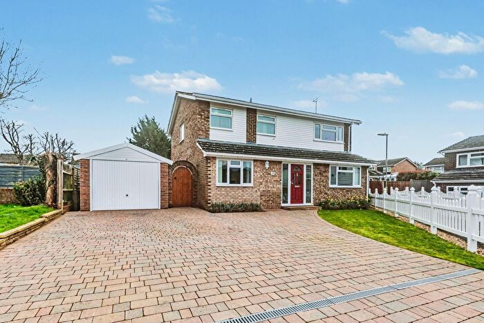 4 Bedroom Detached House For Sale In Hollyhock Close, Basingstoke, RG22