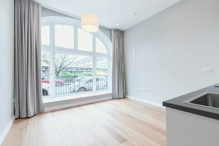 1 Bedroom Flat To Rent In Avonmore Road, London, W14