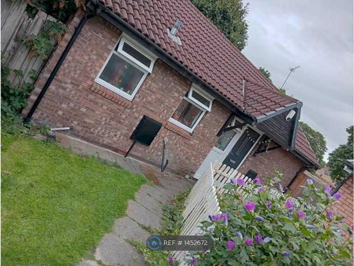 2 Bedroom Bungalow To Rent In Addison Close, Manchester, M13