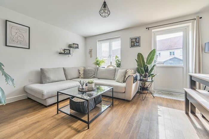 2 Bedroom Semi-Detached House For Sale In Yew Tree Way, Woodley, Berkshire, RG5