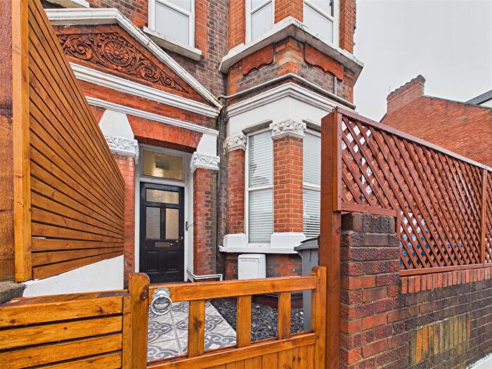 2 Bedroom Flat For Sale In Craven Park, London, NW10