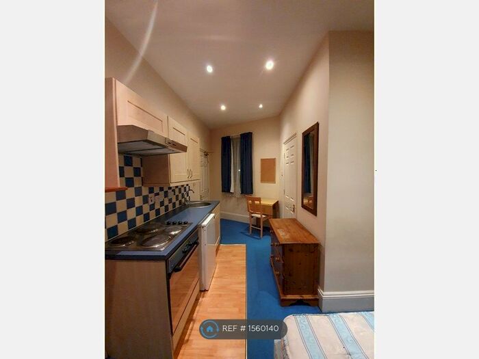 Studio To Rent In Stile Hall Gardens, London, W4