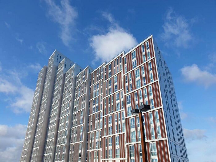 2 Bedroom Apartment To Rent In Bond Way, Bracknell, RG12