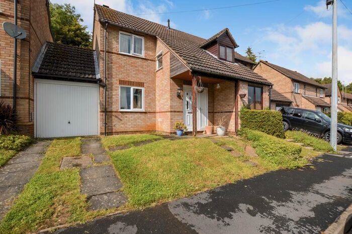 3 Bedroom Semi-Detached House To Rent In Ash Close, Uppingham, LE15