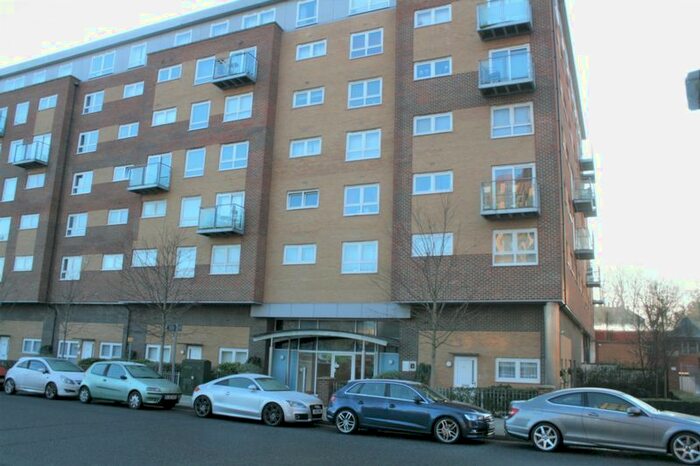 2 Bedroom Flat To Rent In Cherrydown East, Basildon, SS16