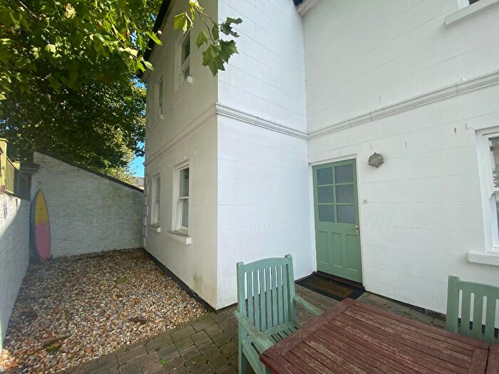 1 Bedroom Flat To Rent In Lismore Road, Eastbourne, East Sussex, BN21
